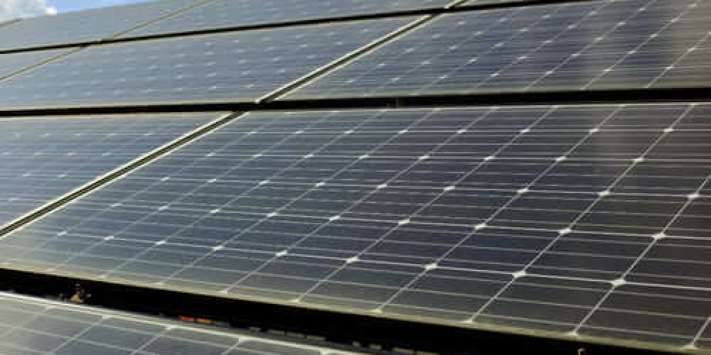 solar-panels-roof-house (1)